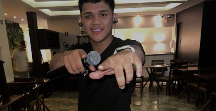 Cantor de forró da banda Na Revoada é suspeito de estupr0 de menina de 12 anos em Manaus