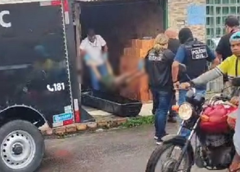 Vídeo: Homem morre e amigo fica ferido após serem moídos na porrada em Manaus