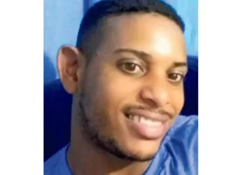 Pedreiro é esquartejado por engano por traficantes um dia antes de se casar: ‘Picaram todinho’