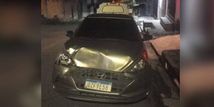 Policial militar é baleado no pescoço dentro do próprio carro em Manaus