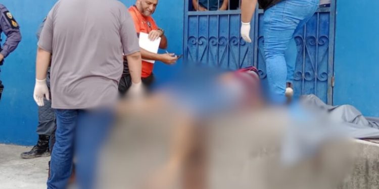 Pai é morto na porta da escola da filha com mais de 10 tiros em Manaus