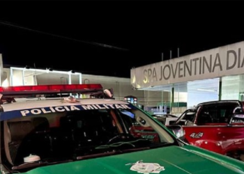 Na Compensa, mulher consegue dizer à polícia que foi baleada no pescoço pelo marido