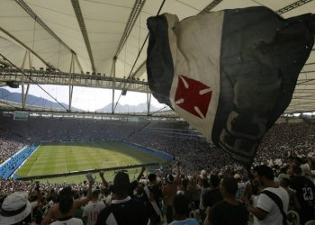 Vasco consegue liminar para jogar no Maracanã
