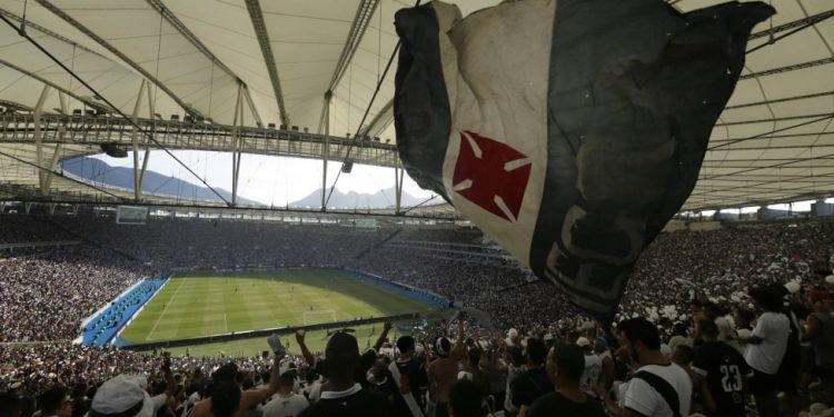 Vasco consegue liminar para jogar no Maracanã