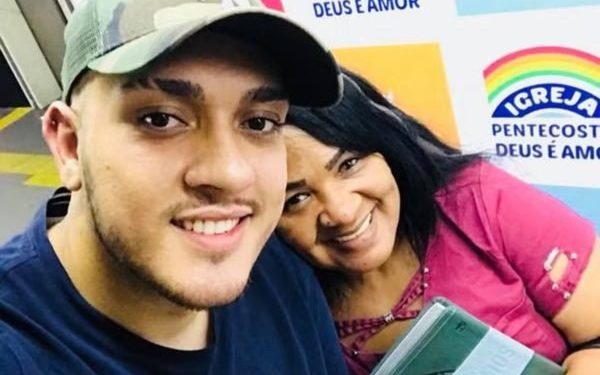 Mãe de MC Bin Laden se desculpa por briga do filho com Davi no BBB