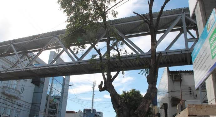 Imagens fortes: Homem morre eletrocutado na avenida Joaquim Nabuco