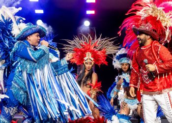 Caprichoso e Garantido fazem show lotado em Curitiba