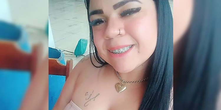 Vídeo: Blindada apontada como ‘X-9’ por grupo criminoso é encontrada morta carbonizada