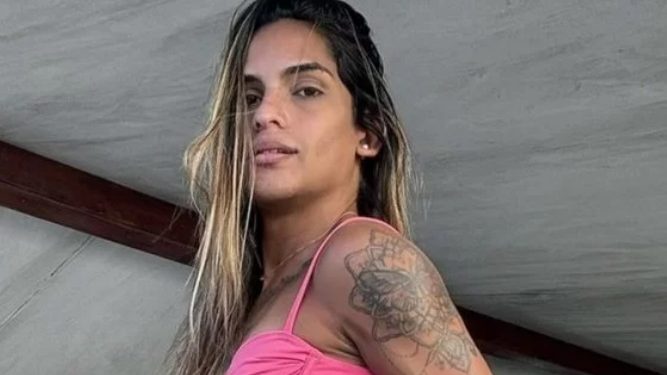 Blogueira presa com pistola na Avenida Brasil estava em carrão cheio de machos