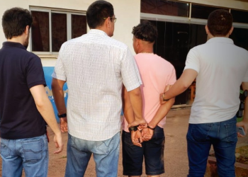 Homem fica inconformado com fim de relação e mata com 50 facadas o atual da ex-mulher no AM