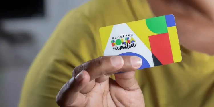 Caixa paga novo Bolsa Família a beneficiários com NIS de final 2