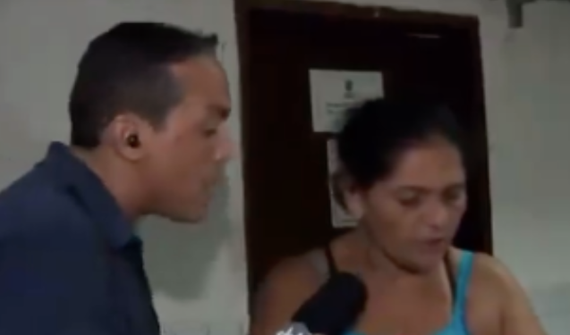 Veja: Ao vivo, mulher mostra vídeo do marido a traindo com a vizinha e deixa repórter sem jeito