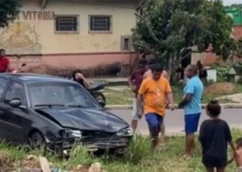 Mulher com o marido são atingidos por carro desgovernado em acidente em Itacoatiara