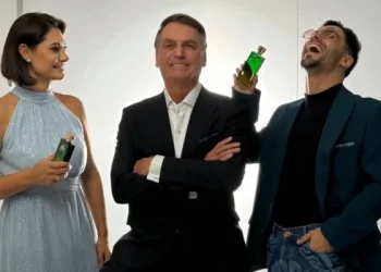 Perfume com cheiro de Bolsonaro se esgota em menos de 6 horas: ‘sem palavras’