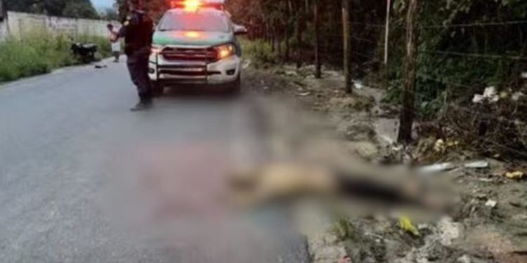 Debaixo de chuva, jovem de 18 anos sai para roubar e acaba morto por justiceiro em Manaus