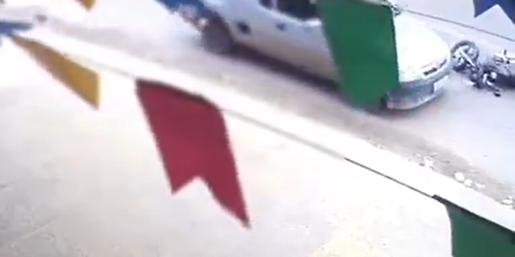 Veja momento em que motociclista morre no Tarumã com a cabeça esmagada; vídeo