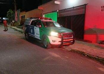 Em Manaus, jovem vê pistoleiro, tenta se esconder em casa e não escapa da morte com vários tiros