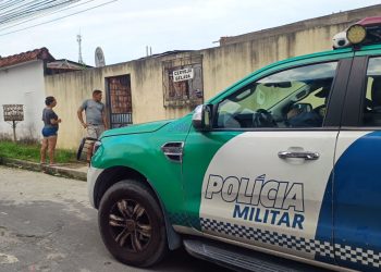 Vídeo: ‘Mosquito’ tenta, corre ao ter a casa invadida mas quarteto o executa em Manaus