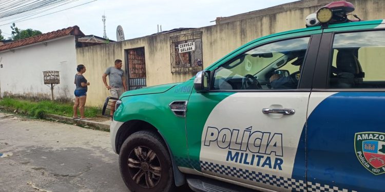 Vídeo: ‘Mosquito’ tenta, corre ao ter a casa invadida mas quarteto o executa em Manaus