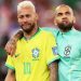 Pai de Neymar vai pagar fiança para Daniel Alves sair da cadeia