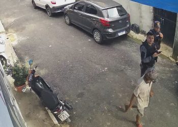PM e moradora da Compensa entram em choque por câmera de segurança