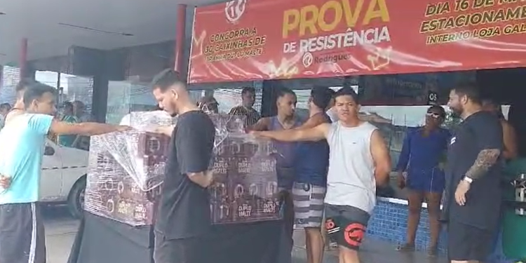 Vídeo: Supermercado em Manaus faz ‘prova de resistência’ entre clientes cujo prêmio é palete de cerveja