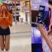 Ruivinha de Marte dobra joelhos, abre loja no Shopping e ora: ‘honra e glória de Deus’