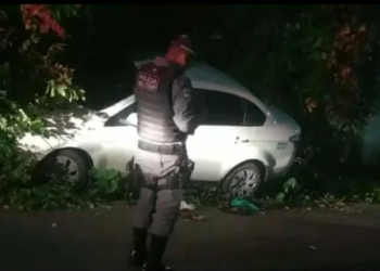 Taxista é encontrado morto a facadas dentro de táxi na Zona Leste de Manaus