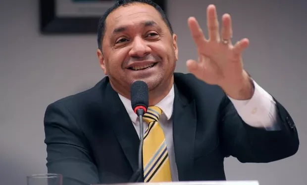 Prestador de serviço acusa Tiririca de importunação sexual após levar d3d@da no c#