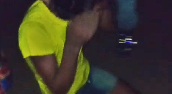 Vídeo mostra homem no interior do AM sendo morto na bicuda após roubar; veja