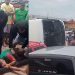 Vídeos urgentes: ônibus vira no Porto do Ceasa e deixa vários passageiros feridos