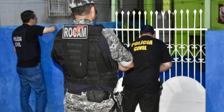 Polícia cumpre mandados na Praça 14 após traficantes bloquearem ruas e intimidarem motoras de app