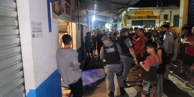 Açougueiro é executado com quatro tiros após briga dentro de feira no bairro Raiz; veja