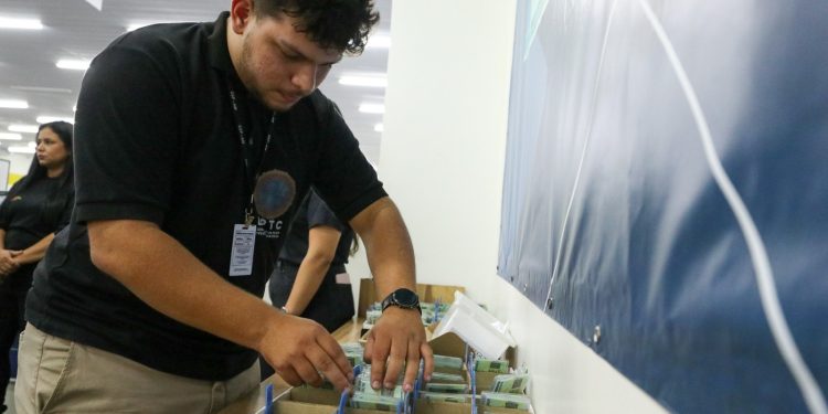 Mutirão entrega Carteira de Identidade neste sábado nos PACs de Manaus