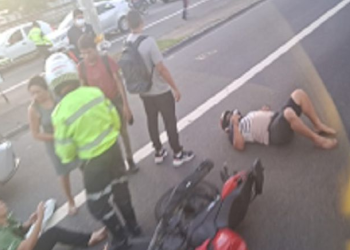 Casal escapa de ser esmagado por carreta na avenida Torquato Tapajós