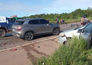 Vídeo: Motociclista morre ao colidir com carro na AM-070; moto pegou fogo