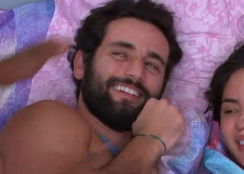 Vídeo: Matteus e Isabelle se rendem ao amor e se ‘amassam’ debaixo do edredom