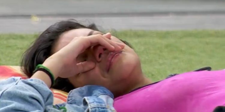 Vídeo: Alane chora neste sábado e pede: ‘Deus não quero ir embora daqui, por favor”