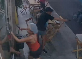 Vídeo: De folga em churrascaria em Manaus, PM mete a bala e impede assalto
