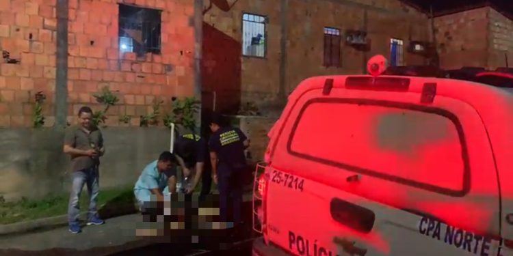 Jovem é morto em rua do Novo Aleixo