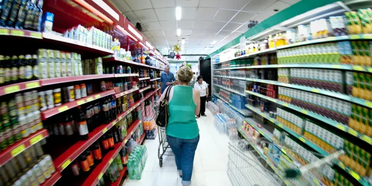 Custo da cesta básica sobe em 10 capitais, diz Dieese