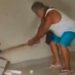 Vídeo: cliente quebra loja de móveis e manda gerente filmar: ‘me processa’