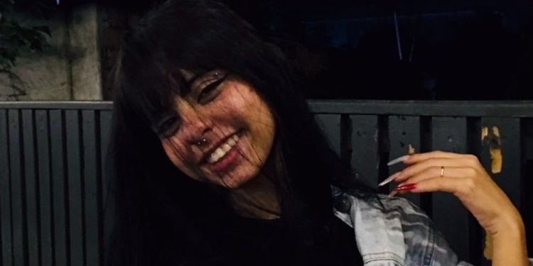 Menina de 16 anos desaparece em Manaus após sair da casa do pai às 23h