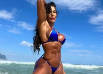 Gracyanne Barbosa anuncia ‘folga’ da academia