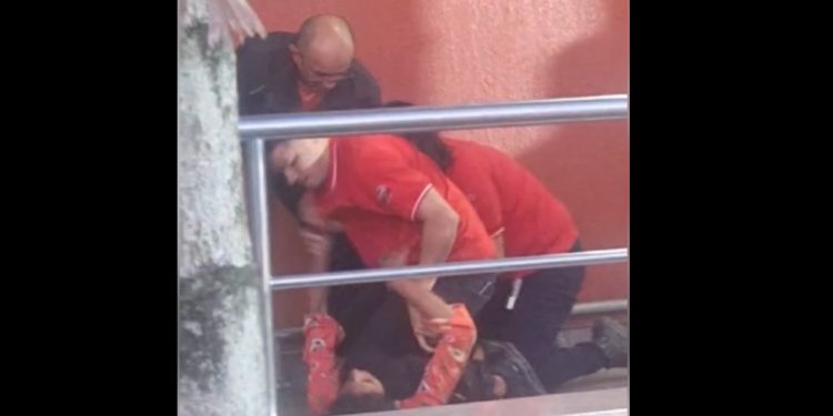 Vídeo: DB manda homens agredirem mulher suspeita de furtar hipermercado em Manaus
