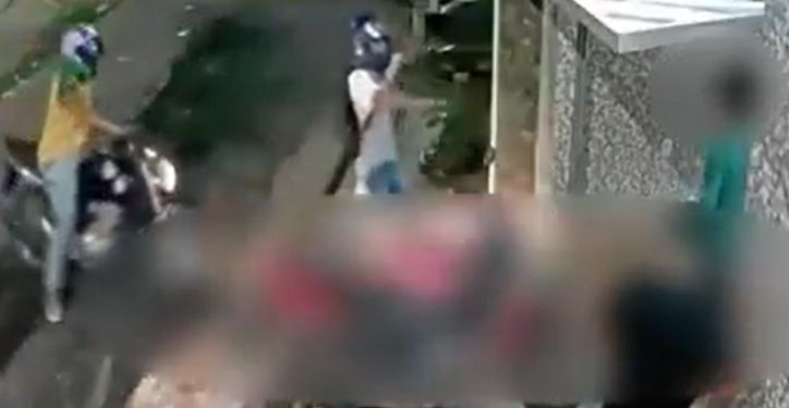 Vídeo mostra dupla surpreendendo e assaltando lanchonete na Redenção; veja