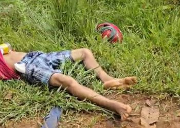 Vídeo: suspeito de furtar celular é morto no Amazonas segurando garrafa de pinga