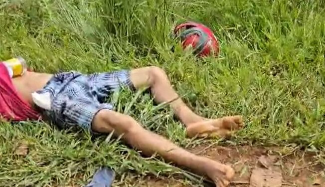 Vídeo: suspeito de furtar celular é morto no Amazonas segurando garrafa de pinga