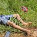 Vídeo: suspeito de furtar celular é morto no Amazonas segurando garrafa de pinga