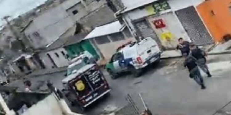 Morador da Zona Norte de Manaus é morto a tiros enquanto aproveitava o almoço de domingo